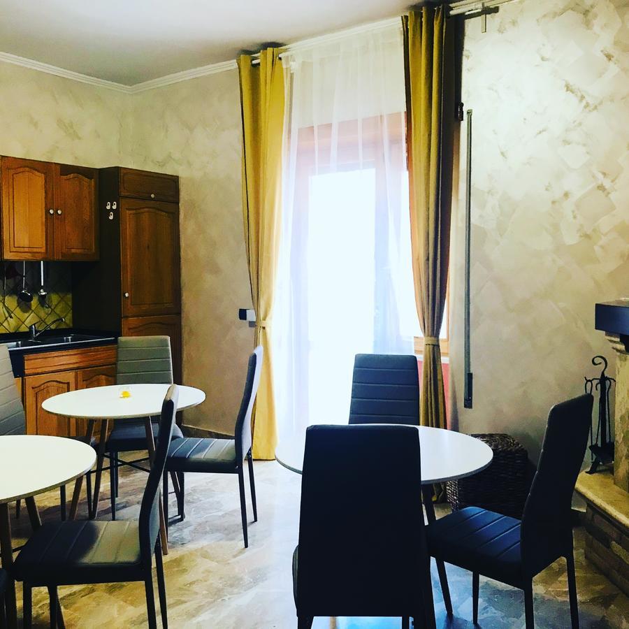 B&B Mo•Si Massa d'Albe Bagian luar foto